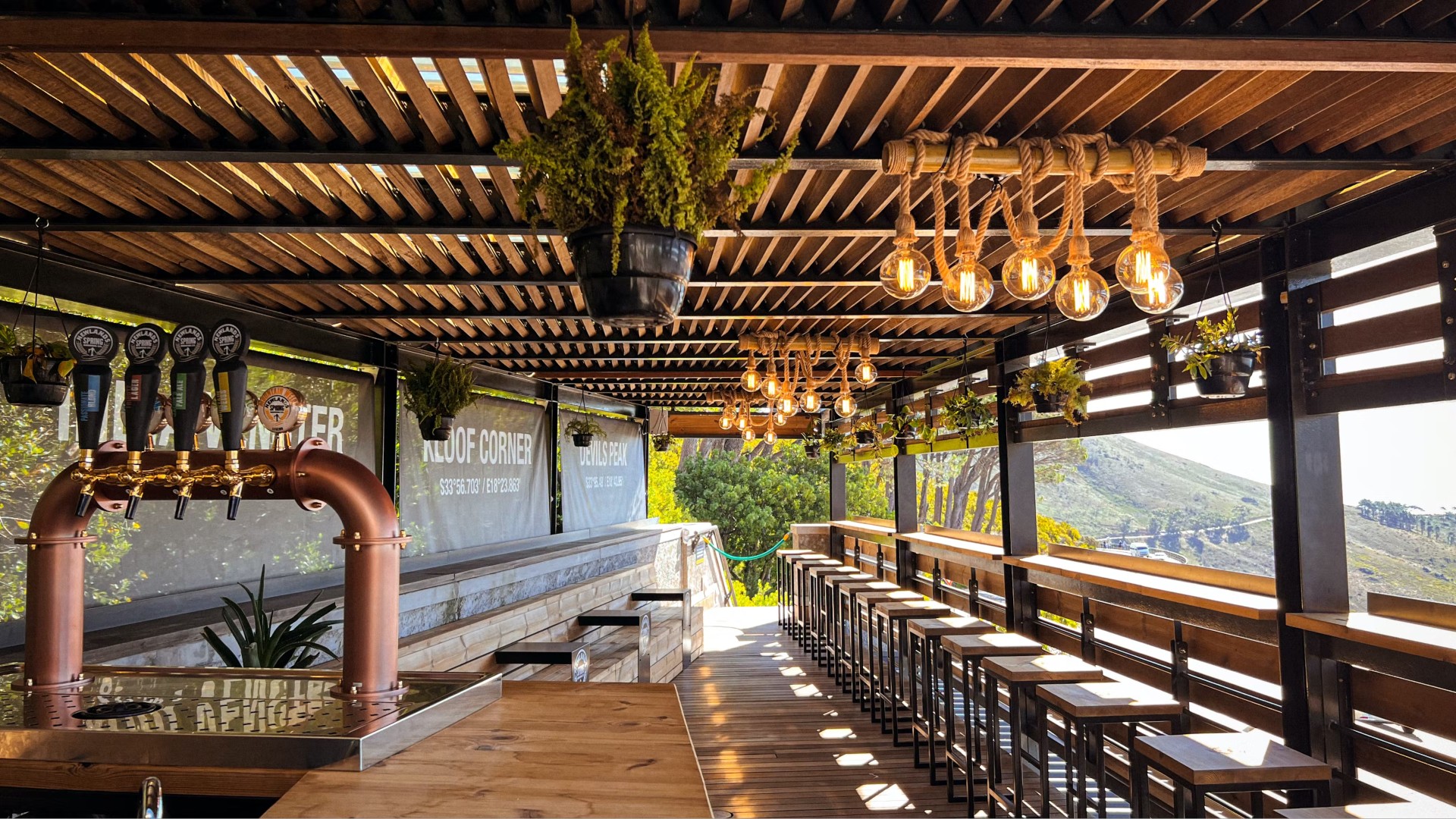 eat at table mountain