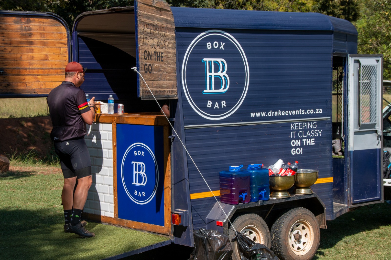 box bar at feed zone