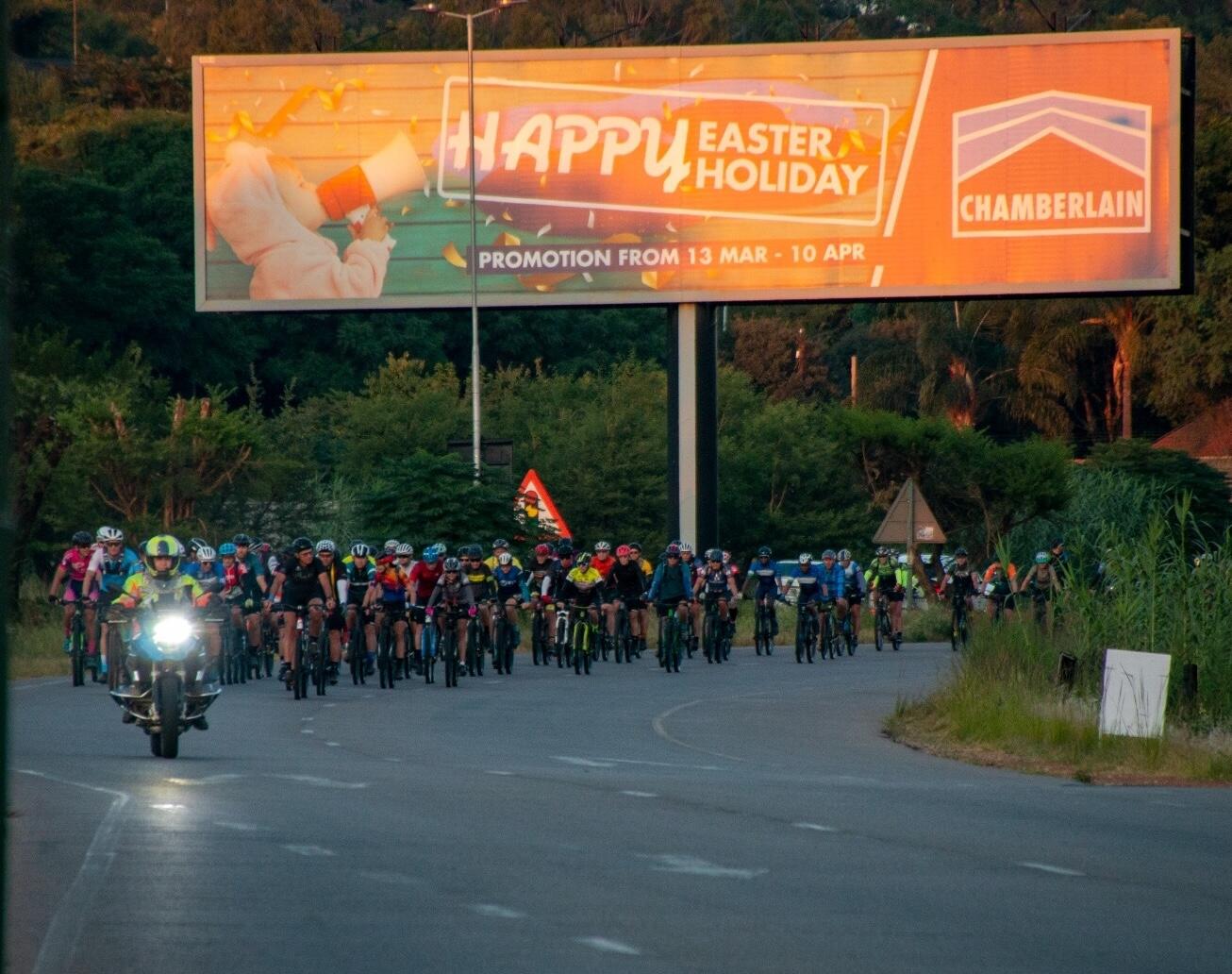 marshal leading cyclists through neutral zone